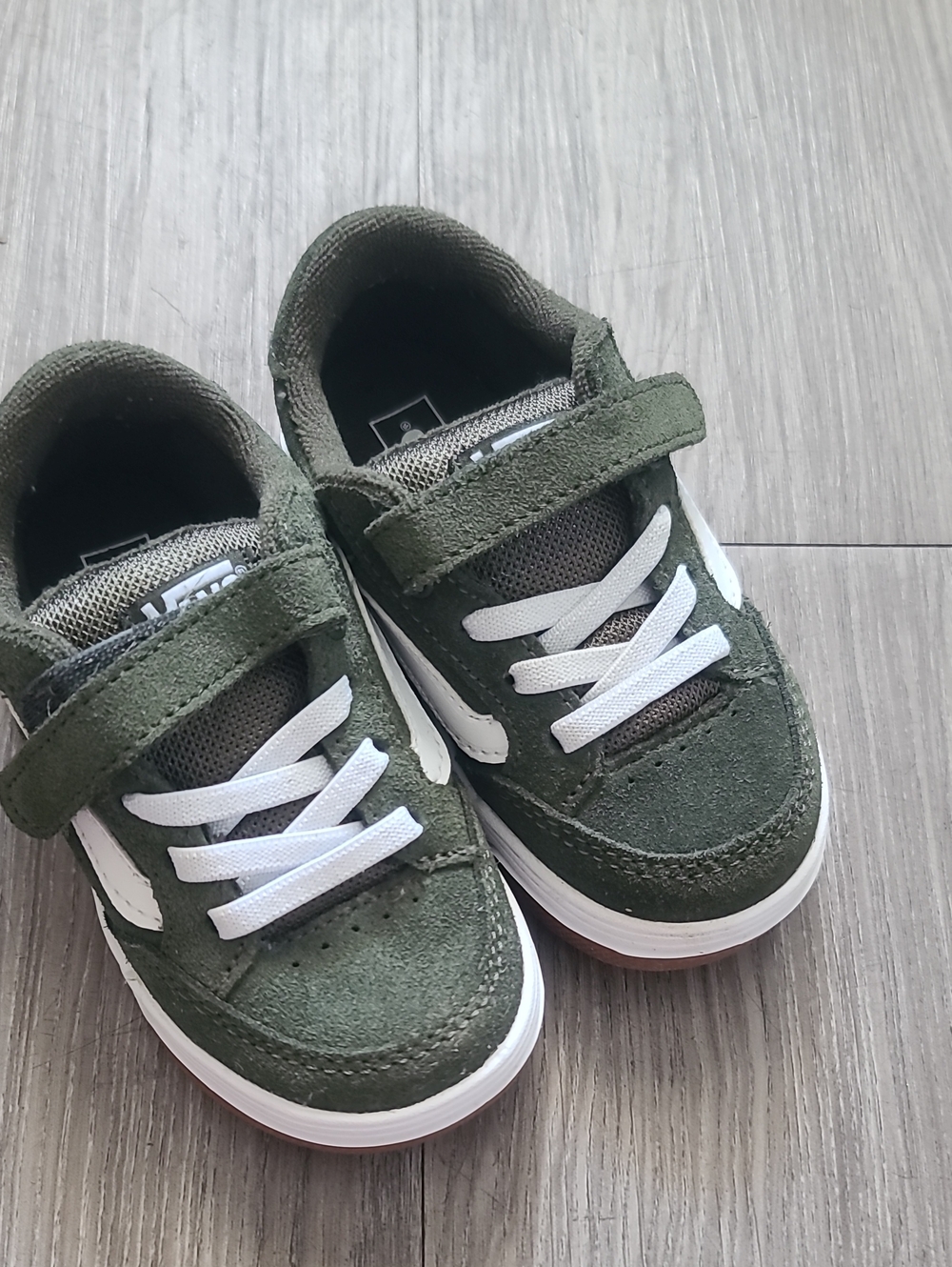 Vans Kids Sneakers. US Toddler 8.0